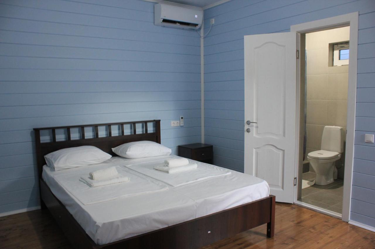 Акватика Hotel Пицунда Екстериор снимка